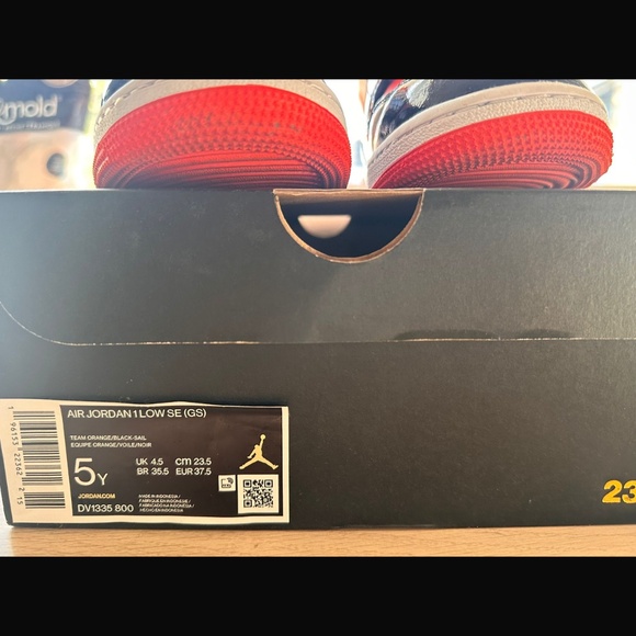 Air Jordan 1 LOW ** special addition - Picture 4 of 5